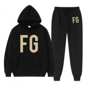 Essentials FG Trainingsanzug Schwarz | 8049ZLUXG